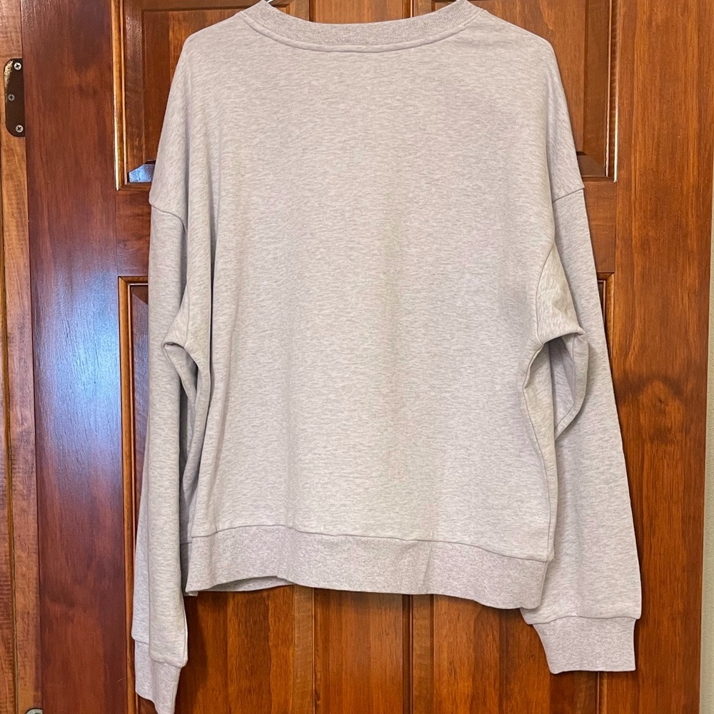 ESSENTIAL SWEATSHIRT - Picture 10 of 11